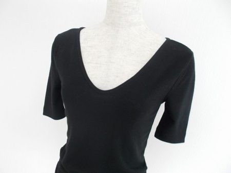 デコルテラインを美しく見せてくれるアレキサンダーワンのカットソーを買い取りました