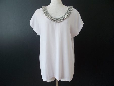 スタイリングにキラメキをプラスしてくれるダイアンのトップスをお譲りいただきました