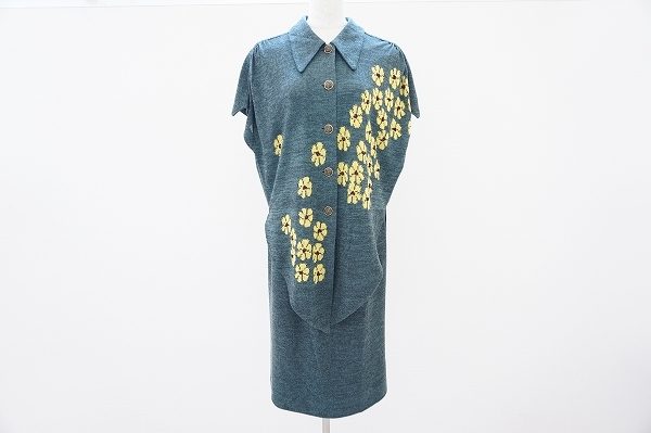 まるでお着物のような美しいシルエット！斉藤都世子のセットアップを買取いたしました