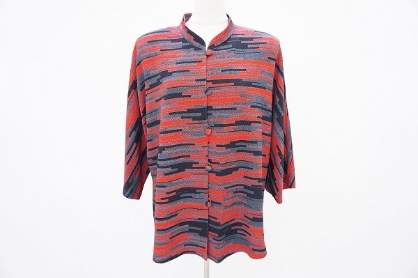 斬新なデザインでちりめんをモダンな装いに。詩仙堂のジャケットを買取いたしました