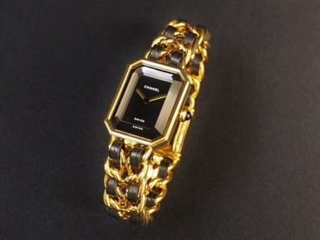 女性の毎日に寄り添い、手元を輝かせるシャネルのプルミエールを買取いたしました