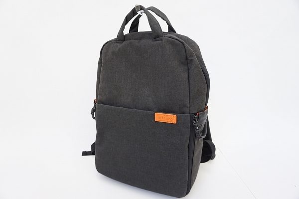 休日のお出かけに便利な機能性抜群のバッグ、エレコムのバックパックを買取いたしました