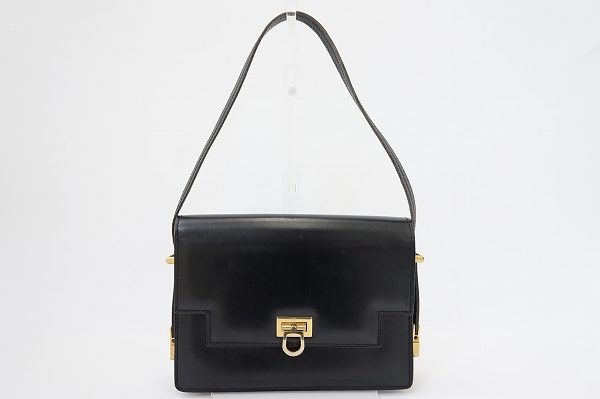 知る人ぞ知る本物のプレミアムバッグ、モラビトのショルダーバッグを買取いたしました