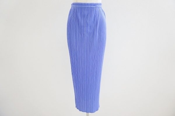 上品な色と丈でエレガントな装いに。プリーツプリーズのスカートを買取いたしました