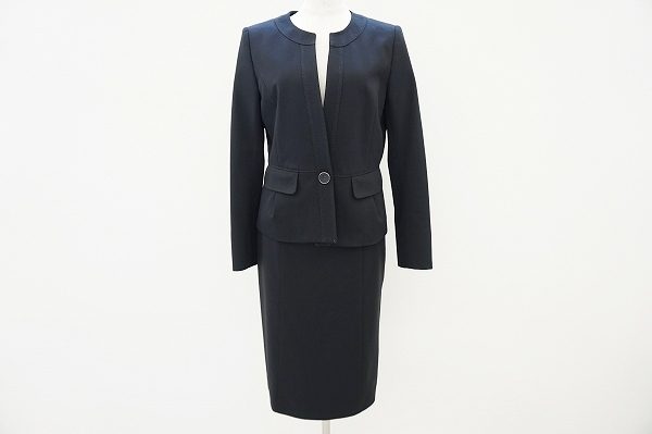 自由区のフォーマルスーツを買い取りさせていただきました