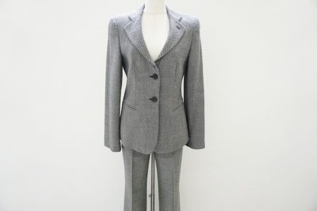 スマートでオシャレなフィットスーツ、エンポリオアルマーニのスーツを買取いたしました