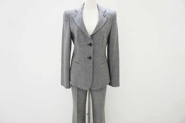 スマートでオシャレなフィットスーツ、エンポリオアルマーニのスーツを買取いたしました