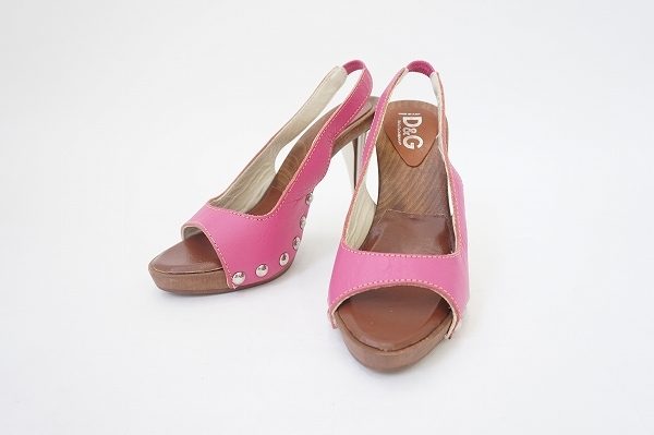 ドルチェ&ガッバーナのヒールサンダルをお譲りいただきました