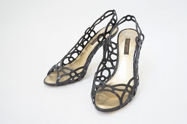 フェミニンな足元づくりが叶うルイヴィトンのサンダルをお譲りいただきました