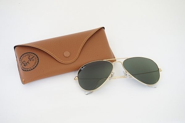 レイバンの代名詞でもある優れたデザイン、レイバンのアビエーターを買取いたしました