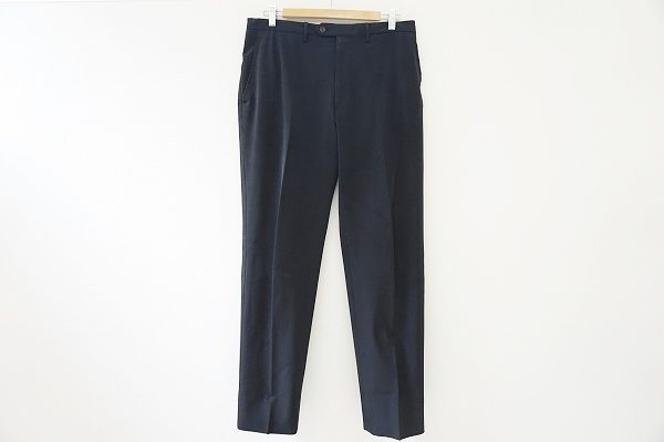 ずっと使えるプラダのメンズスラックスをお譲りいただきました