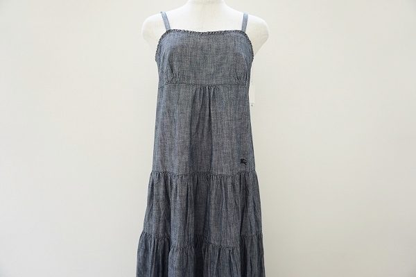 オールシーズンで楽しめるバーバリーブルーレーベルのキャミソールワンピースを買取いたしました