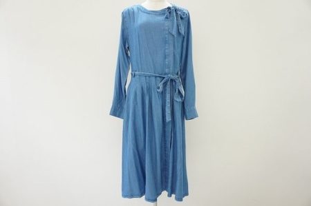 さわやかなコーディネートにぴったり！ローラアシュレイのデニム風ワンピースをお譲りいただきました