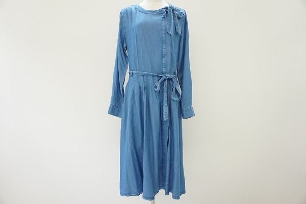 さわやかなコーディネートにぴったり！ローラアシュレイのデニム風ワンピースをお譲りいただきました