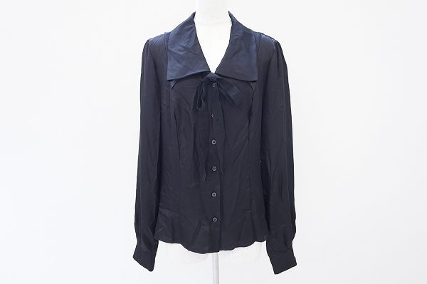 プラダのシルク混リボンブラウスを買い取りさせていただきました