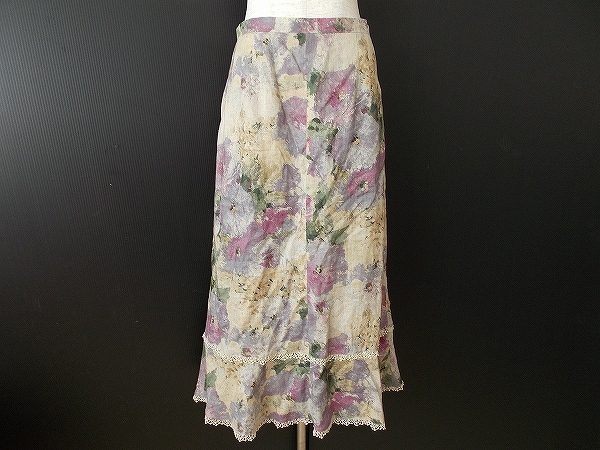 麻素材で綺麗なシルエットのバラ色の暮し(バライロノクラシ)のロングスカートをお売りいただきました