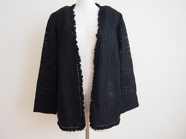 上品でふんわりとした軽い着心地、斉藤都世子のニットジャケットを買取いたしました