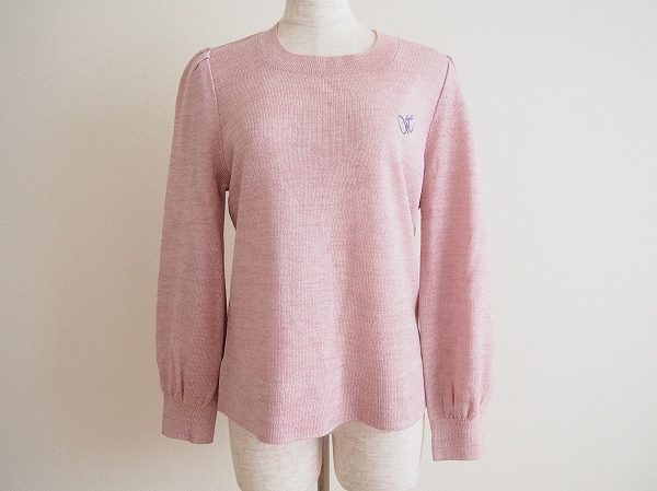 上品な女性らしさを演出する、斉藤都世子のニットを買取いたしました