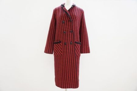 レトロで上品なレディスタイルに、斉藤都世子のコートを買取いたしました