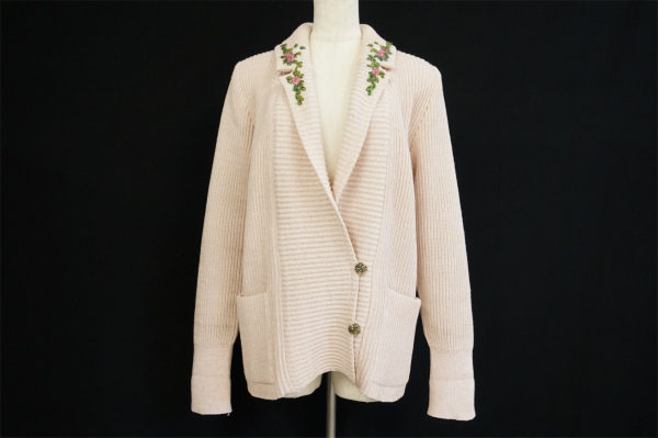 上品で大人可愛い斉藤都世子のジャケットを買取いたしました