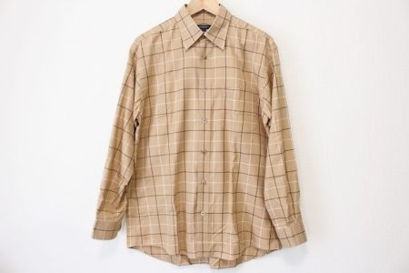 主張しすぎないチェックで様々なスタイルに合わせやすい、バーバリーのシャツを買取いたしました