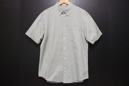 カジュアルシーンにもビジネスシーンにも使えるパパス（Papas）のボタンダウンの半袖シャツを宅配買取にてお売り頂きました