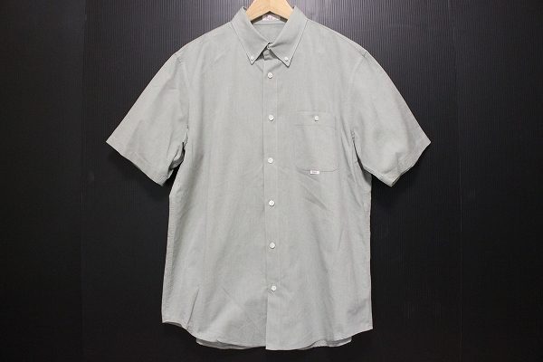 カジュアルシーンにもビジネスシーンにも使えるパパス（Papas）のボタンダウンの半袖シャツを宅配買取にてお売り頂きました