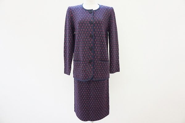 ニットが人気の斉藤都世子からニットスーツをお譲りいただきました