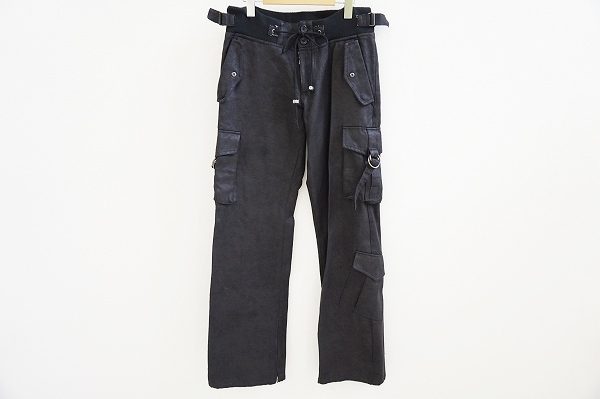 シルエットやディテールにこだわった、バジュラのパンツを買取いたしました