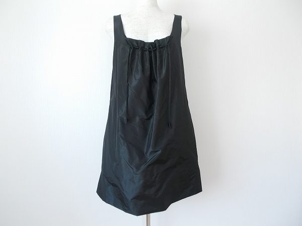 ふんわりシルエットが可愛いアスペジのワンピースをお譲りいただきました