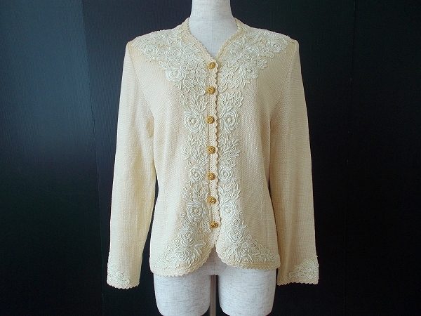 やさしい雰囲気が素敵なソワレドヒロミのカーディガンを買い取らせていただきました