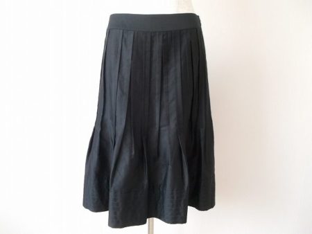 プリーツスカートとフレアスカートが合わさったデザインのレリアンのスカートをお売り頂きました