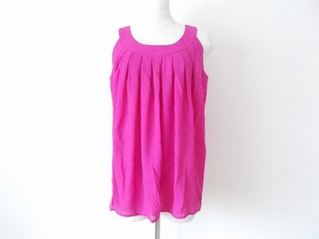 イヴサンローランYSLの綺麗なピンクのノースリーブカットソーをお売りいただきました