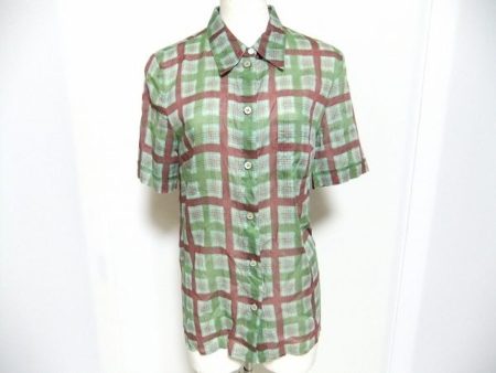 ファッション性と機能性をそなえたウェア、プラダスポーツのブラウスを買取いたしました