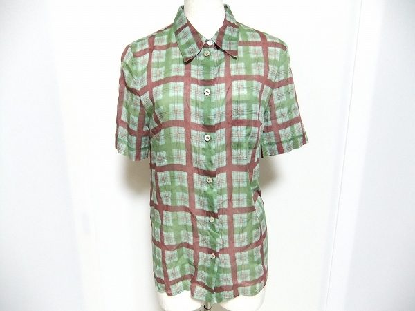 ファッション性と機能性をそなえたウェア、プラダスポーツのブラウスを買取いたしました