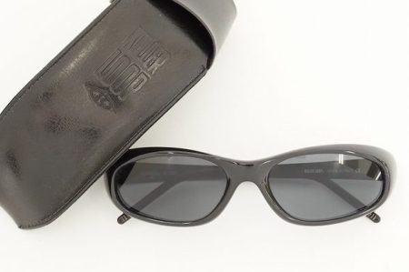 キラーループのシャープラインが素敵なサングラスをお譲りいただきました