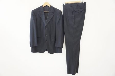 エレガントでスタイリッシュな男性に魅せる、バーバリーのスーツを買取いたしました