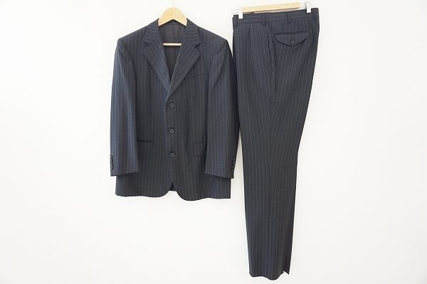 エレガントでスタイリッシュな男性に魅せる、バーバリーのスーツを買取いたしました