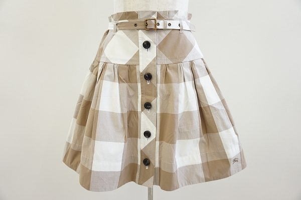バーバリーブルーレーベルのチェック柄スカートをお譲りいただきました