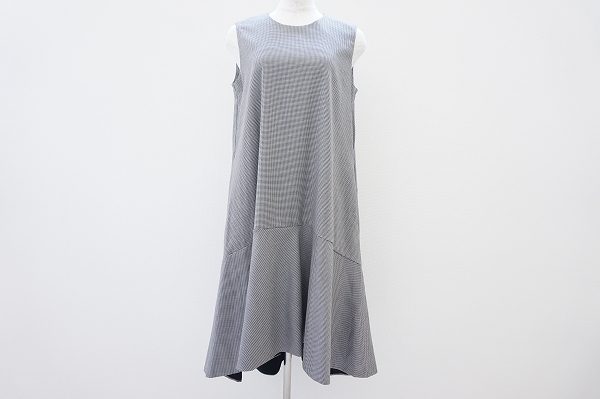 スタイルよくスッキリとしたスタイルに。アーガのワンピースを買取いたしました