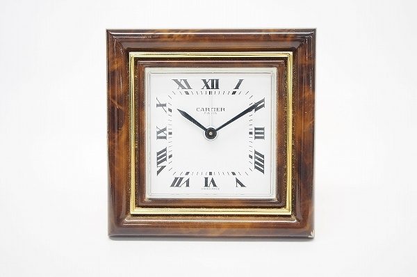 大人な雰囲気でどんなお部屋にも馴染みやすい、カルティエの置時計を買取いたしました