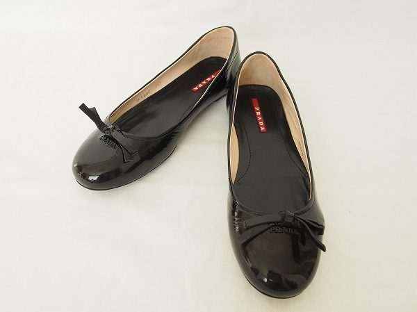 プラダのフラットシューズを箱付きで買取いたしました