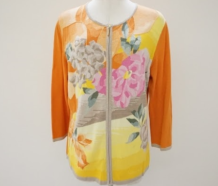 鮮やかなオレンジに大き目のフラワーデザインが素敵な七分丈カーディガン！レオナール LEONARD