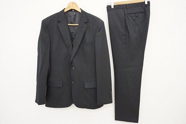 着こなしの幅が広い、メンズティノラスのブラックスーツを買取いたしました