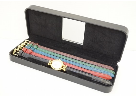 トレンドカラー、好みに合わせて付け替え可能な万能腕時計！フェンディ FENDI 腕時計 チェンジベルト 5色。