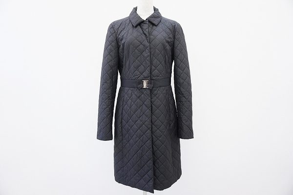 着こなしの幅が広い、フェラガモのコートを買取いたしました