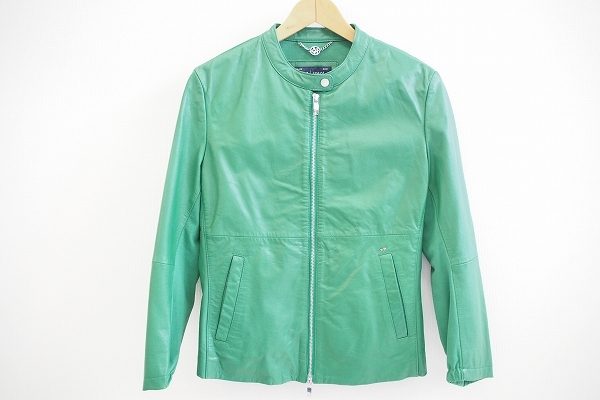 新鮮な魅力を放つ、アルマーニジーンズのレザージャケットを買取いたしました