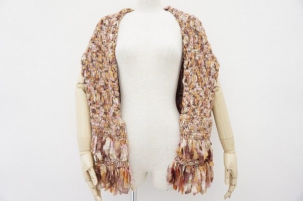 コーディネートに華やかさを添える、イッセイミヤケハートのストールを買取いたしました