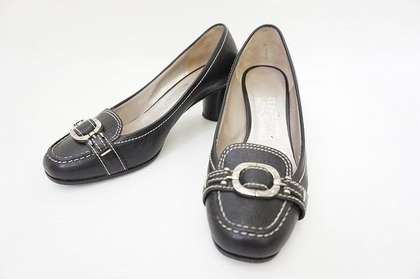 ステッチでカジュアル感をプラス！フェラガモのパンプスを買い取りました