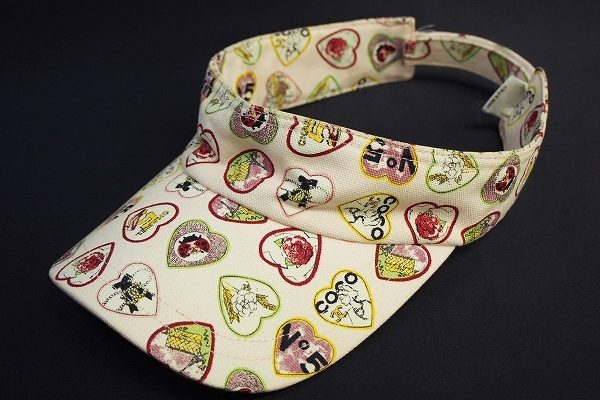 カラフルで可愛いシャネルアイコンが楽しい!シャネルのサンバイザーを買取いたしました